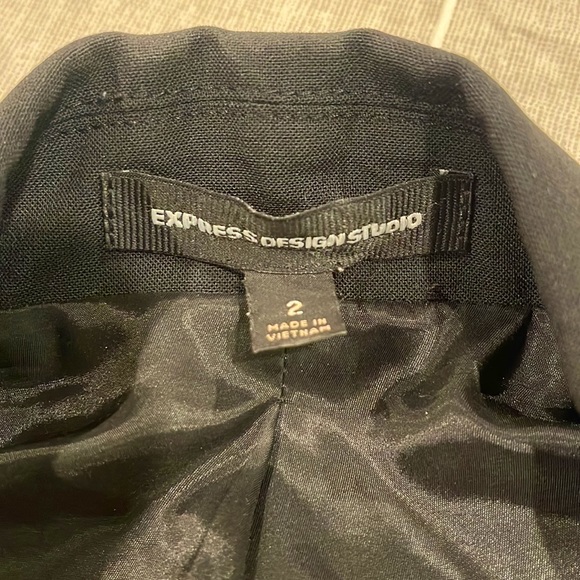 Express Tailored Suit Blazer | Cropped w Notch Collar | Single Button | Pockets - Picture 8 of 10